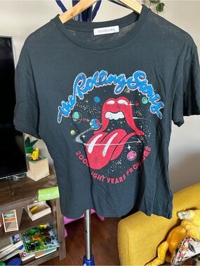 Daydreamer Rolling Stones Black Graphic Tee - Red/Blue Logo